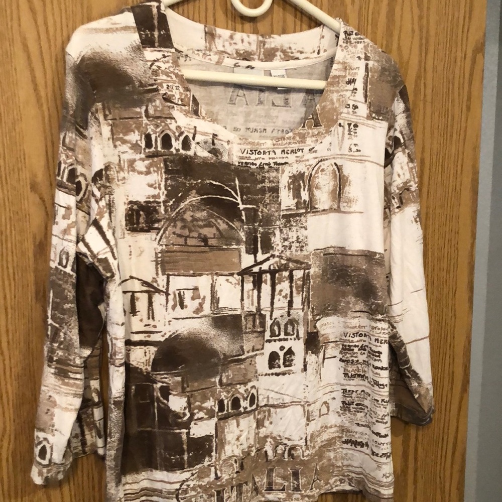 Preowned Chico’s Italian city scapes top size 3, Excellent